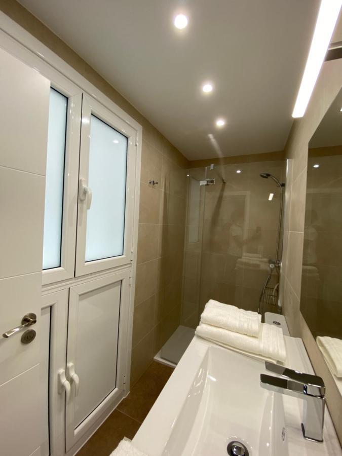 Beautiful Apartment Ondarreta Beach San Sebastián Exteriör bild